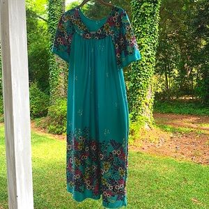 Anthony Richards night gown